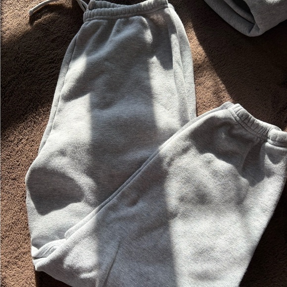 SKIMS Gray Women's Sweater - Picture 3 of 4